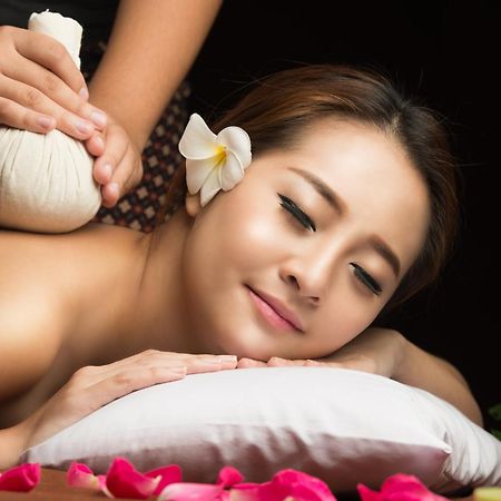 Outrigger Surin Beach Resort - Sha Extra Plus Εξωτερικό φωτογραφία Thai herbal compress massage