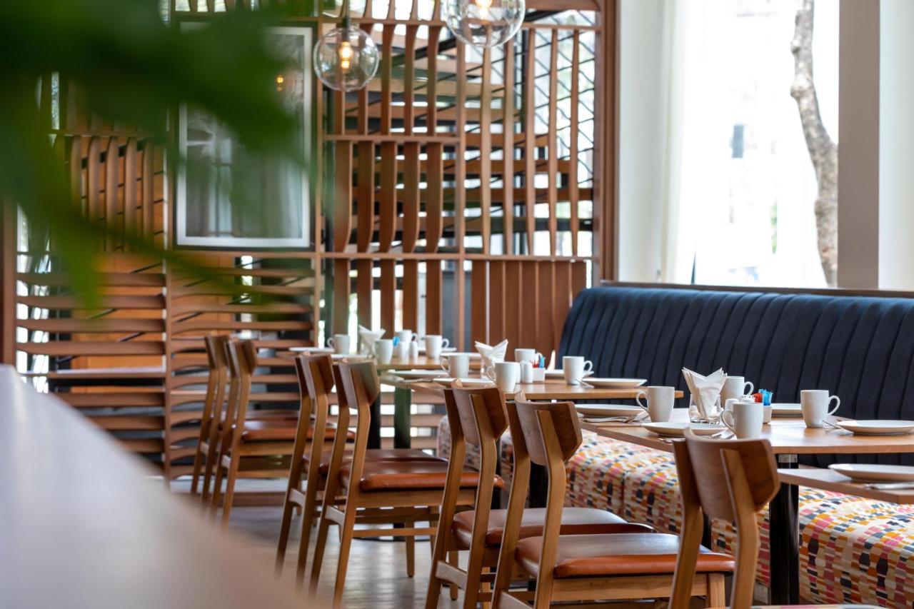 Outrigger Surin Beach Resort - Sha Extra Plus Εξωτερικό φωτογραφία The interior of the restaurant