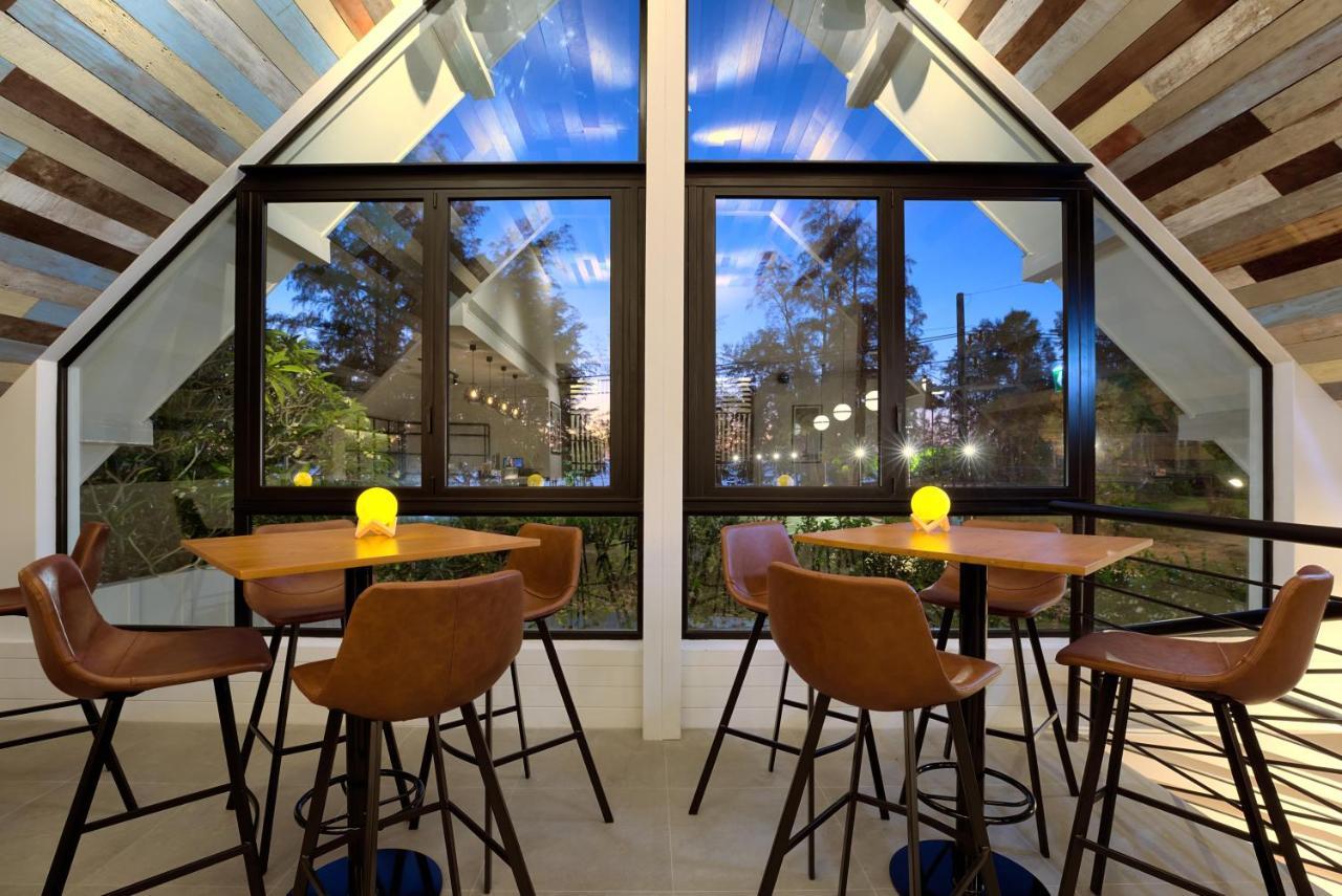 Outrigger Surin Beach Resort - Sha Extra Plus Εξωτερικό φωτογραφία The Bar