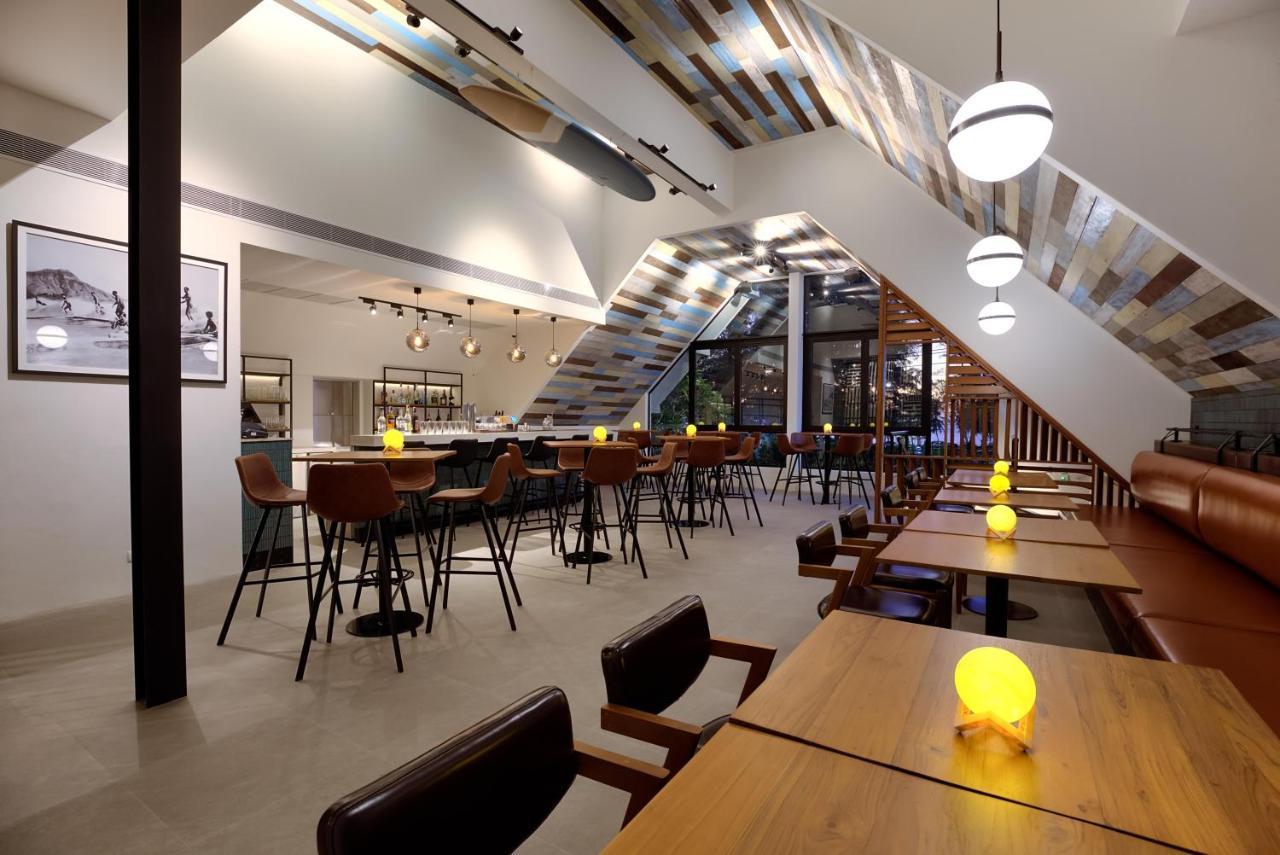 Outrigger Surin Beach Resort - Sha Extra Plus Εξωτερικό φωτογραφία Interior of the restaurant