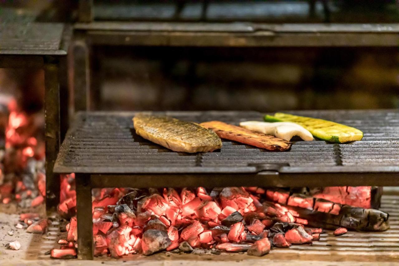 Outrigger Surin Beach Resort - Sha Extra Plus Εξωτερικό φωτογραφία Fish and vegetables on a grill