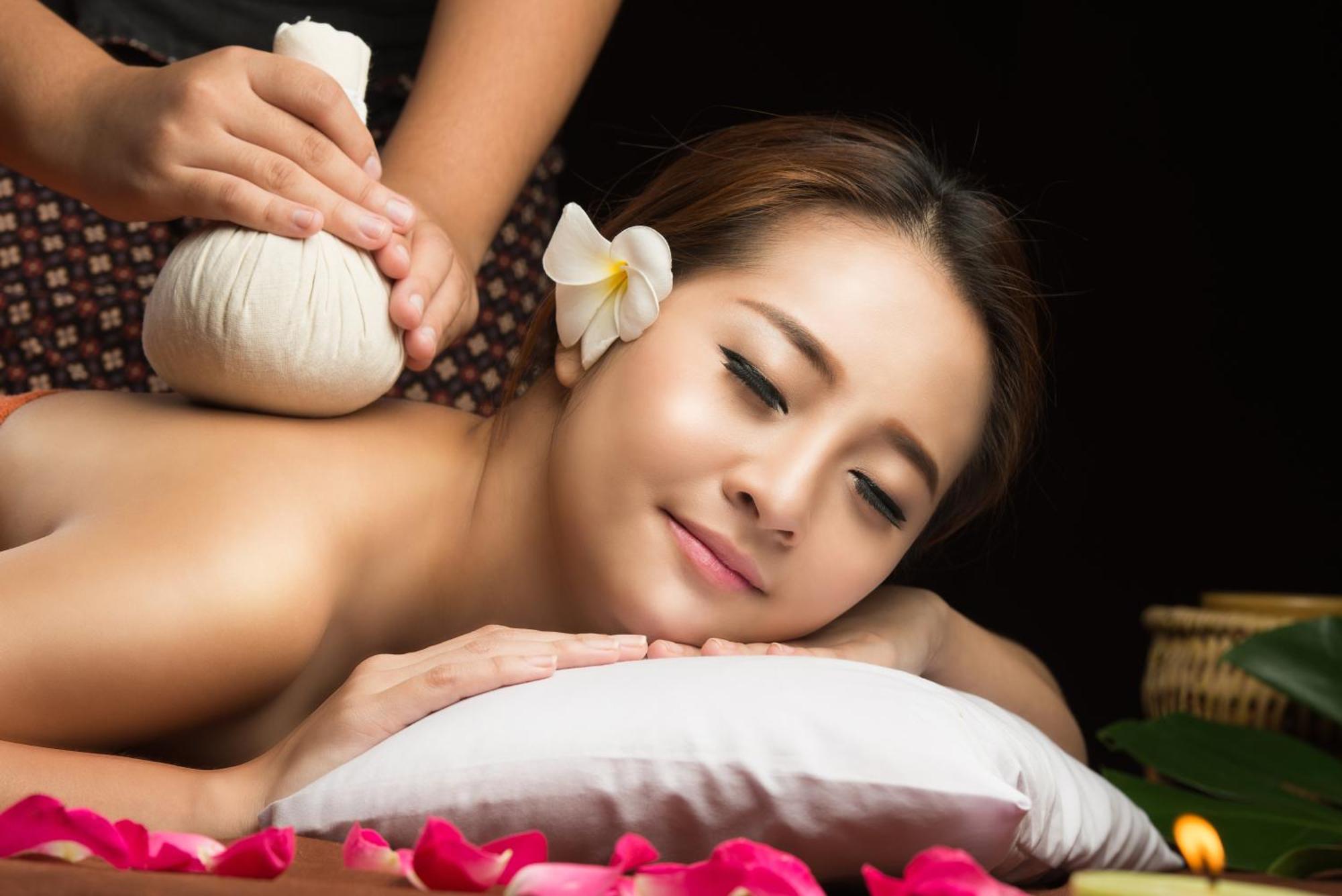 Outrigger Surin Beach Resort - Sha Extra Plus Εξωτερικό φωτογραφία Thai herbal compress massage