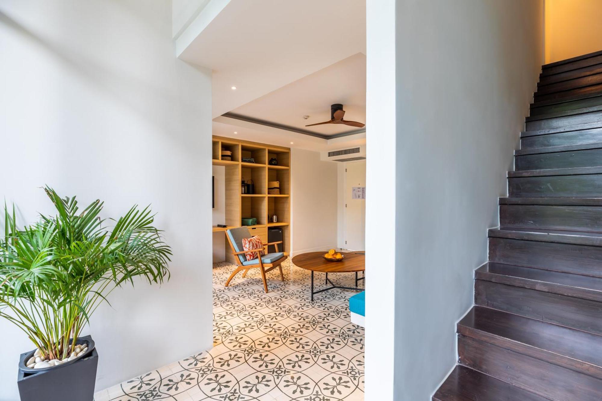 Outrigger Surin Beach Resort - Sha Extra Plus Δωμάτιο φωτογραφία Interior of the house